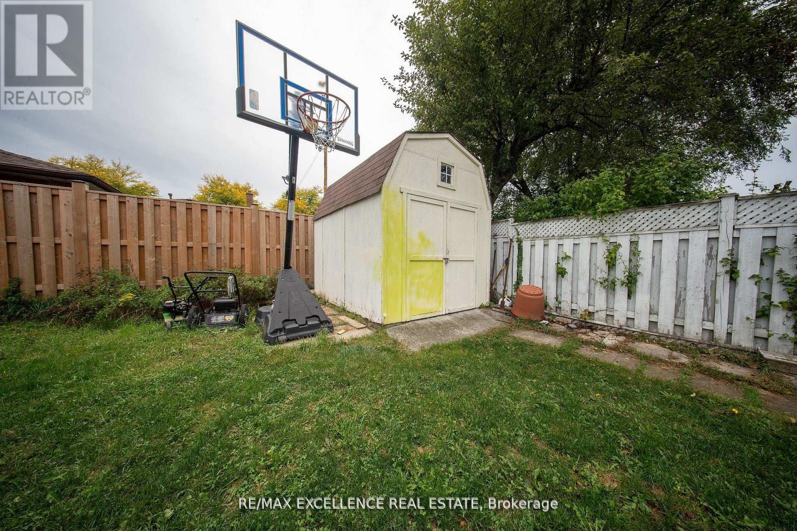 7246 Reindeer Drive, Mississauga, Ontario  L4T 2M7 - Photo 32 - W12536070