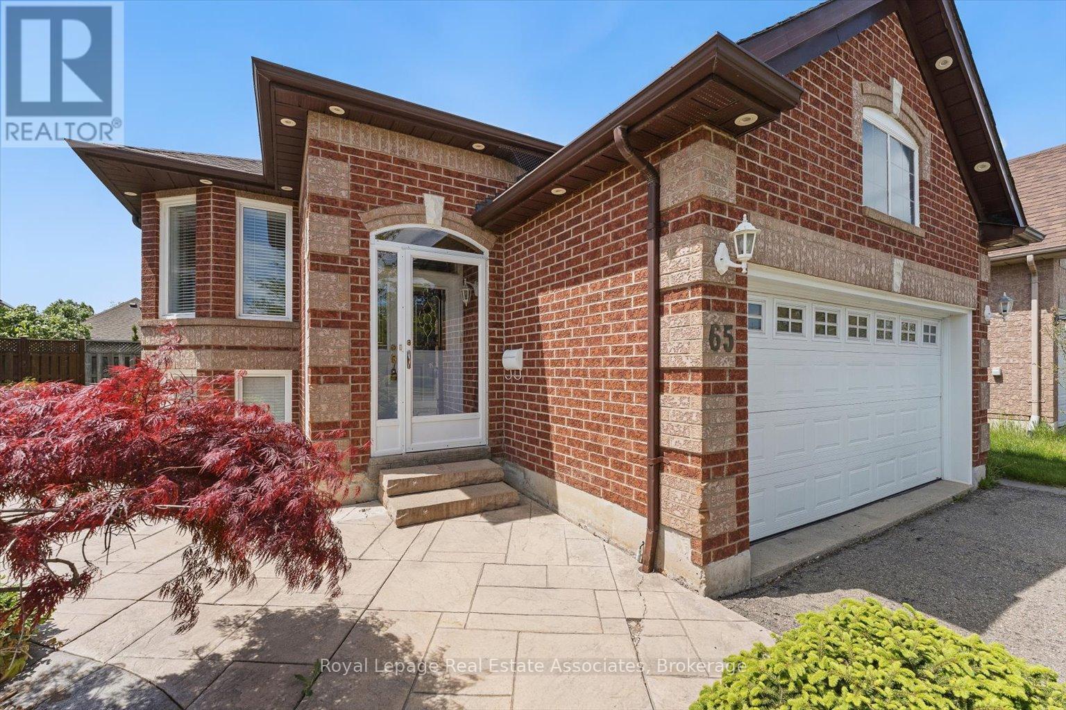 65 Summerfield Crescent, Brampton, Ontario  L6X 4L2 - Photo 2 - W12536098