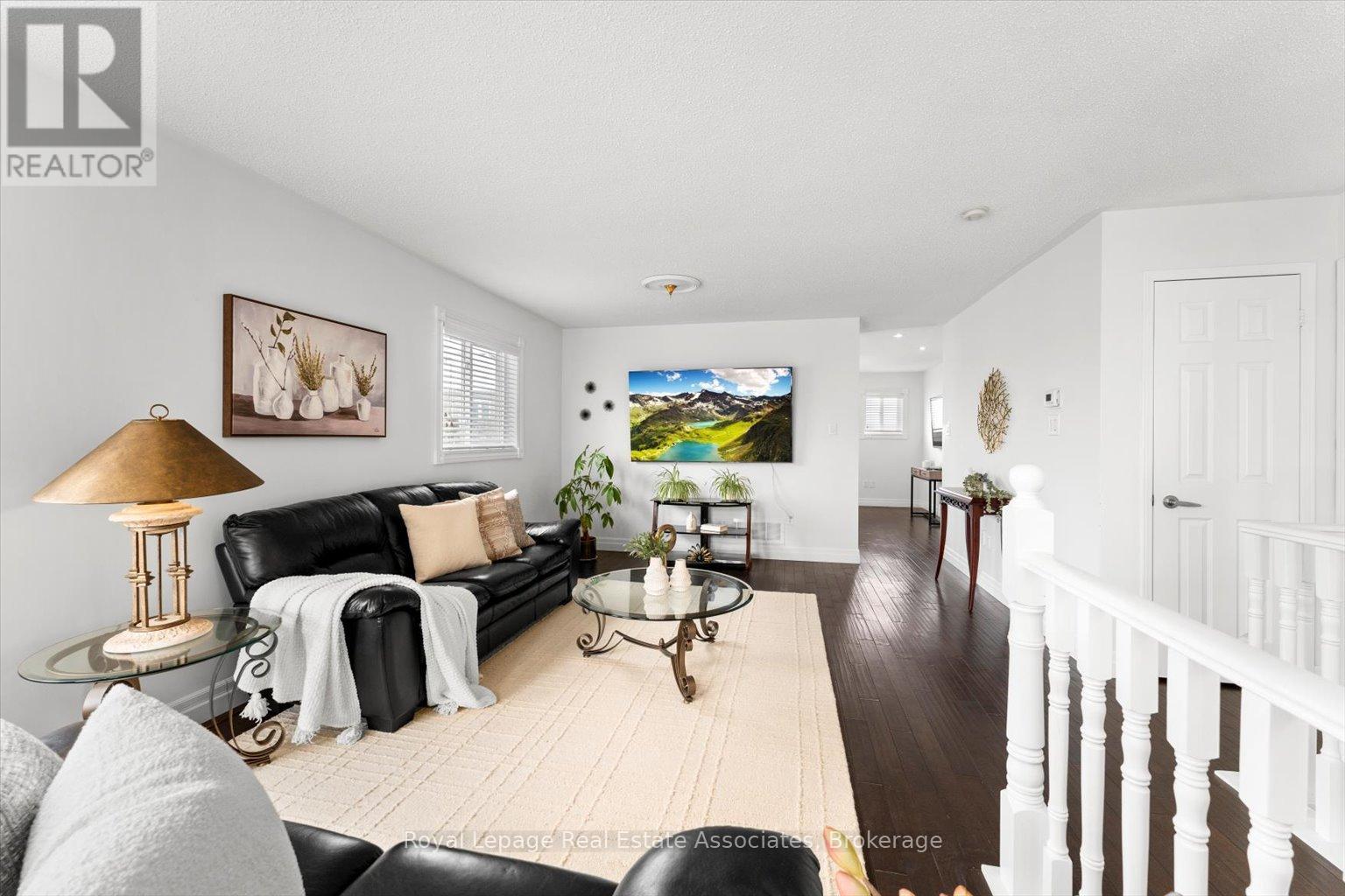 65 Summerfield Crescent, Brampton, Ontario  L6X 4L2 - Photo 5 - W12536098