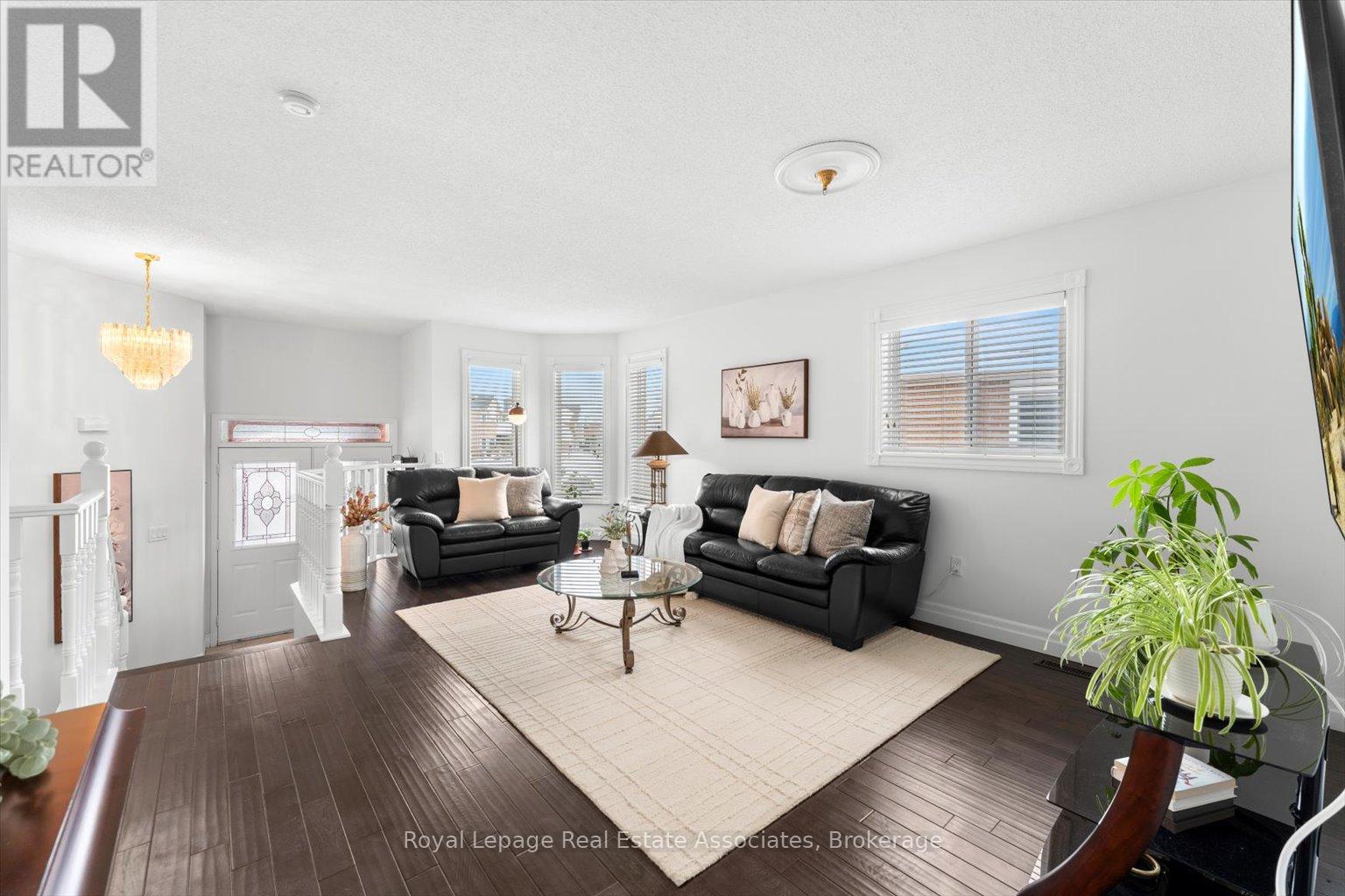 65 Summerfield Crescent, Brampton, Ontario  L6X 4L2 - Photo 6 - W12536098