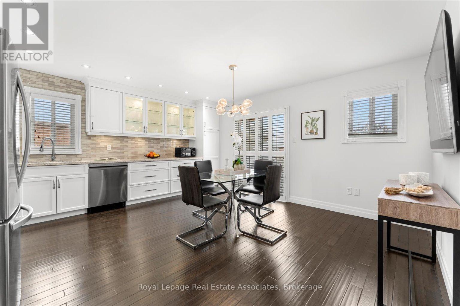 65 Summerfield Crescent, Brampton, Ontario  L6X 4L2 - Photo 9 - W12536098