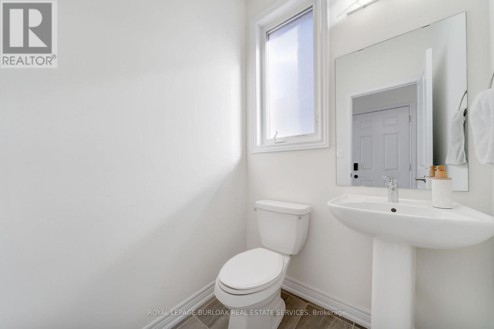 1264 Chee Chee Landing, Milton, Ontario  L9E 1L1 - Photo 12 - W12536108