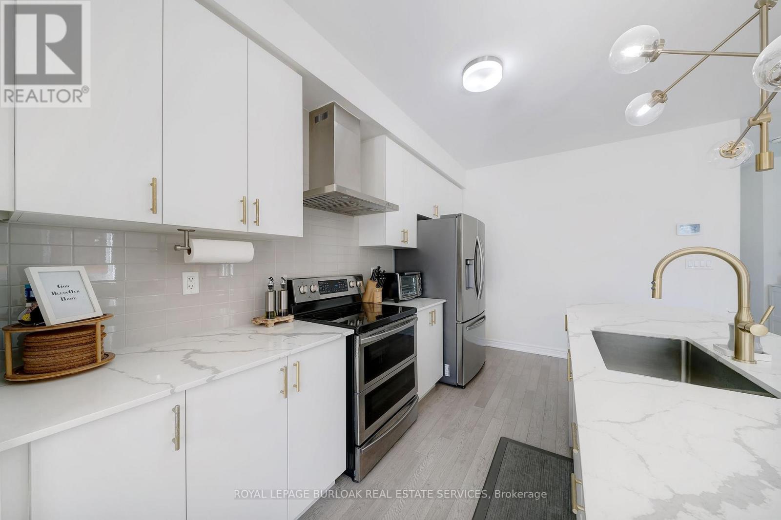 1264 Chee Chee Landing, Milton, Ontario  L9E 1L1 - Photo 4 - W12536108