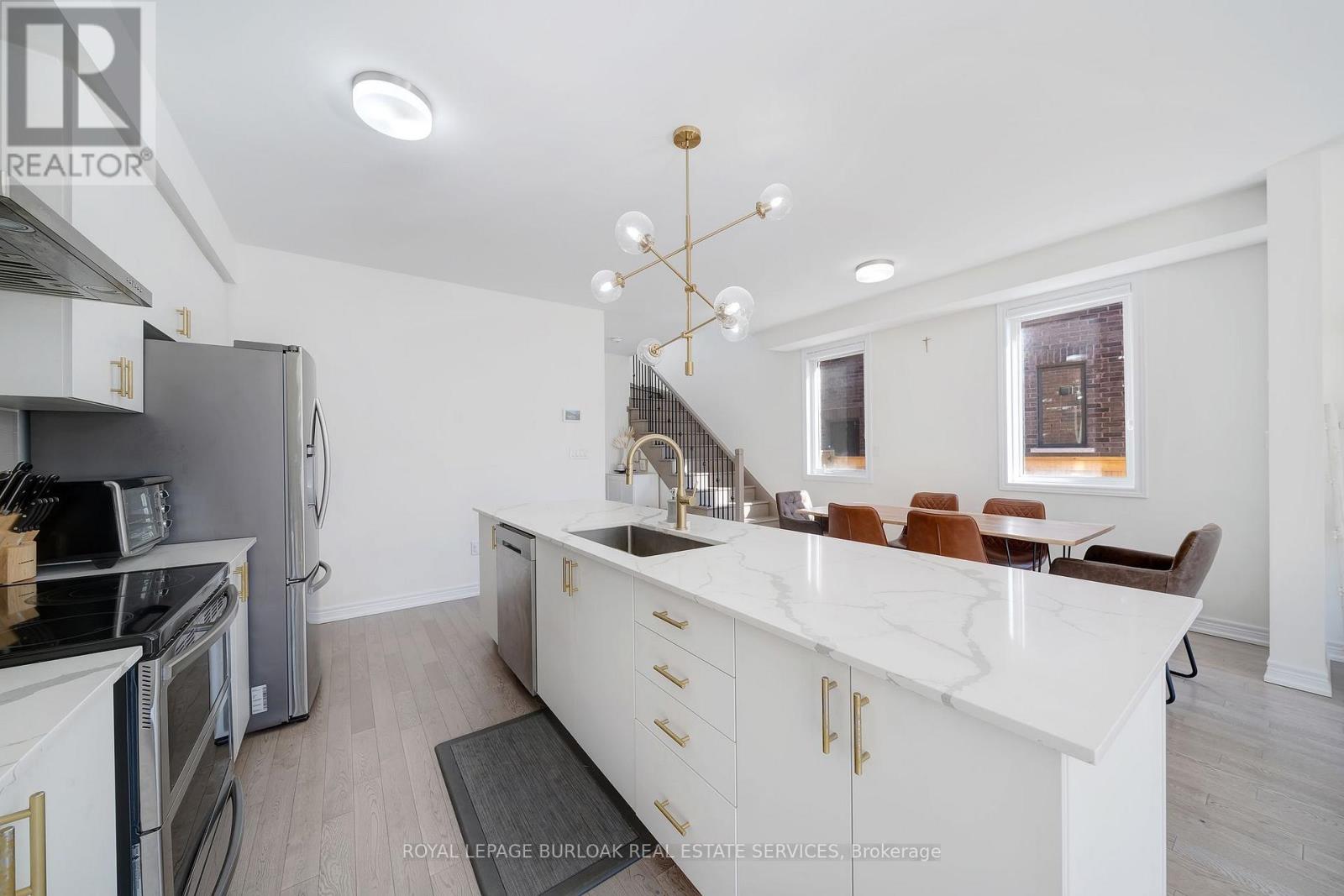 1264 Chee Chee Landing, Milton, Ontario  L9E 1L1 - Photo 6 - W12536108