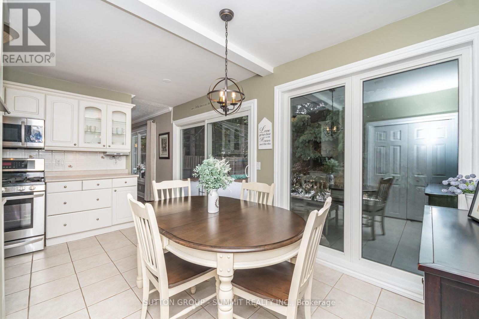 25 Sora Drive, Mississauga, Ontario  L5M 1B3 - Photo 12 - W12536136