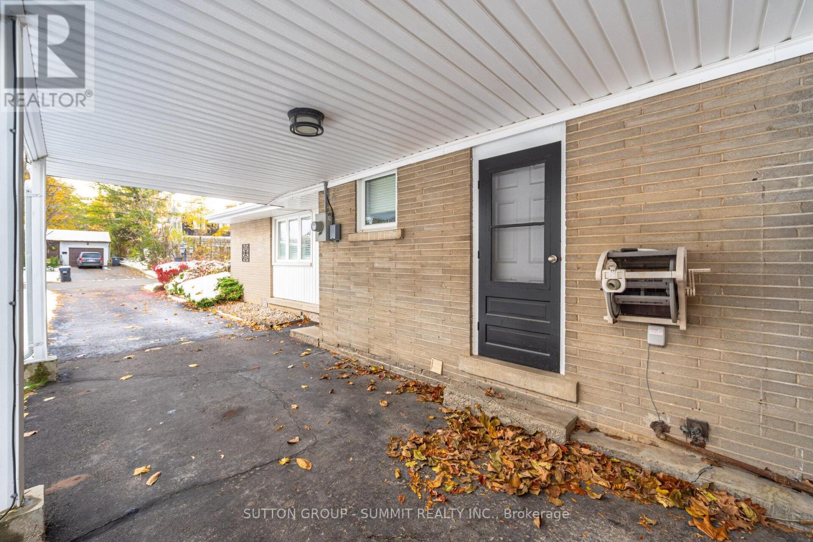 25 Sora Drive, Mississauga, Ontario  L5M 1B3 - Photo 29 - W12536136