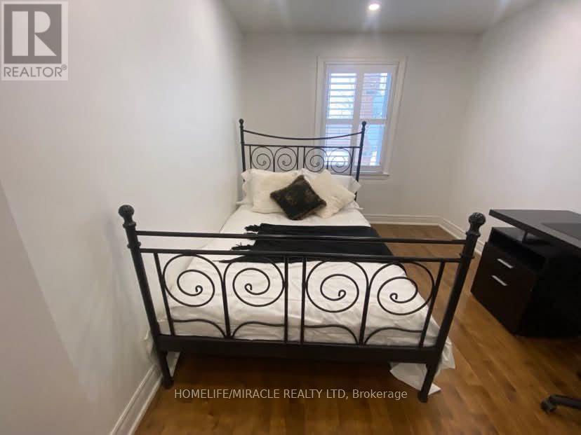 845 Runnymede Road, Toronto, Ontario  M6N 3W1 - Photo 12 - W12536152