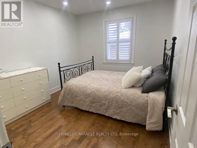 845 Runnymede Road, Toronto, Ontario  M6N 3W1 - Photo 9 - W12536152