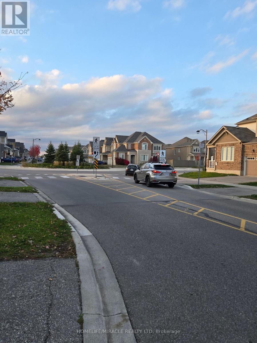 1284 Leger Way, Milton, Ontario  L9E 1C9 - Photo 21 - W12536162