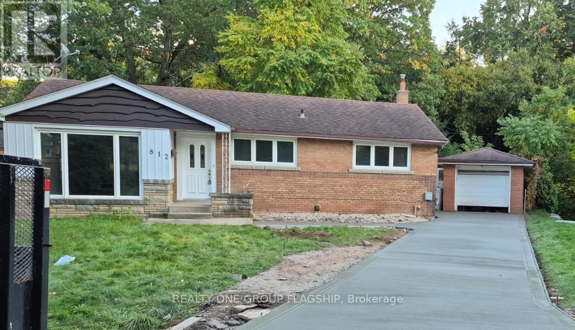 812 TANAGER AVENUE, Burlington, Ontario