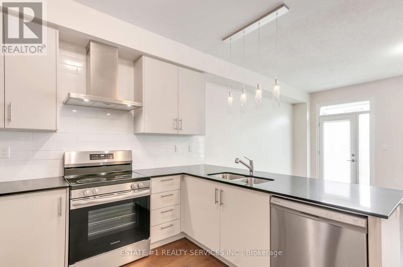 29 Bermondsey Way, Brampton, Ontario  L6Y 0E4 - Photo 12 - W12536206