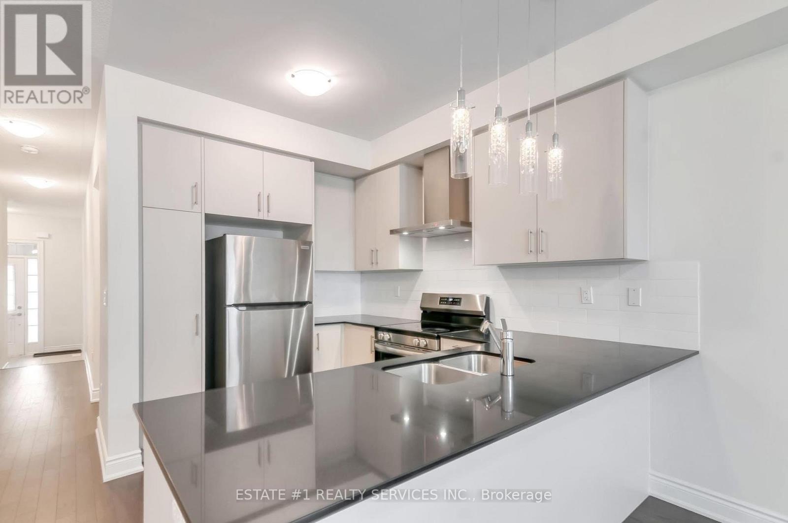 29 Bermondsey Way, Brampton, Ontario  L6Y 0E4 - Photo 9 - W12536206