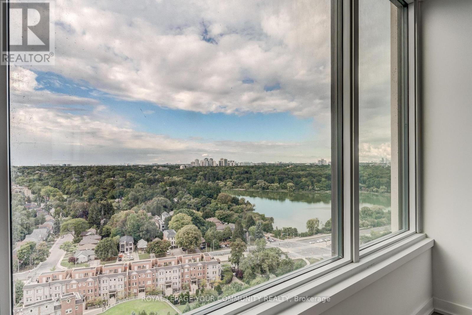 2301 - 1926 Lake Shore Boulevard W, Toronto, Ontario  M6S 1A1 - Photo 18 - W12536208