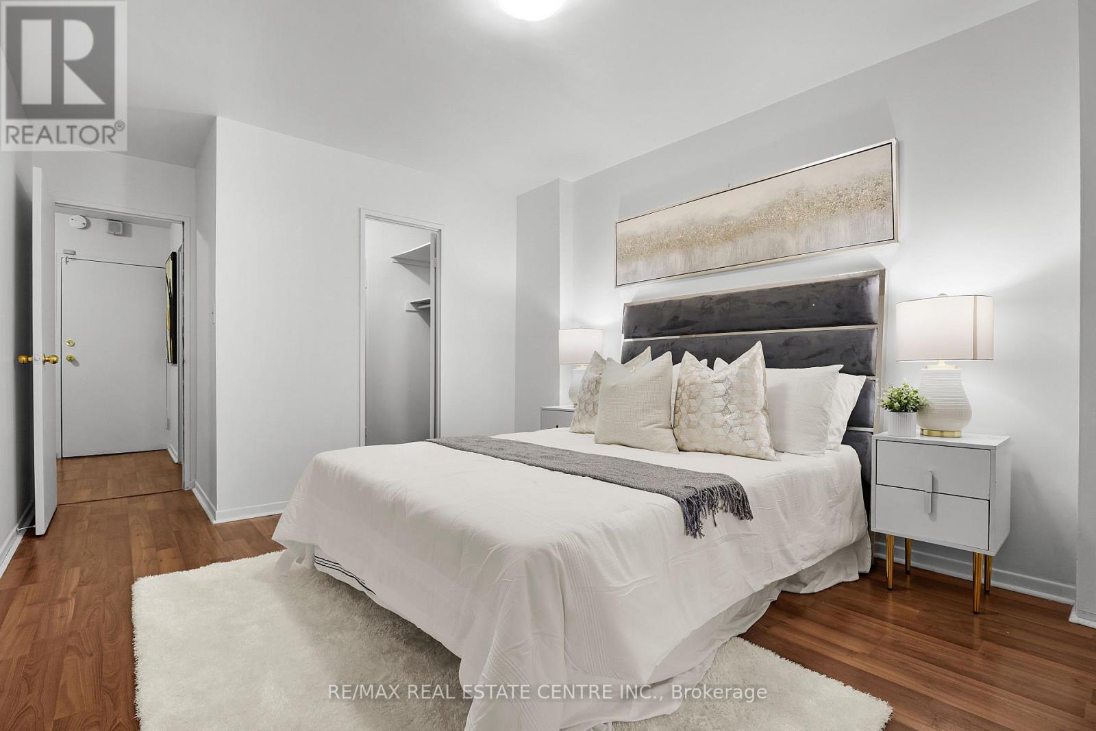 250 - 3025 The Credit Woodlands, Mississauga, Ontario  L5C 2V3 - Photo 18 - W12536238