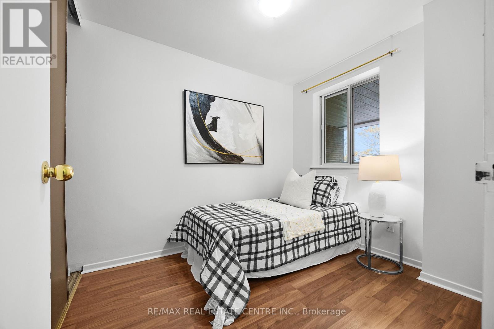 250 - 3025 The Credit Woodlands, Mississauga, Ontario  L5C 2V3 - Photo 24 - W12536238