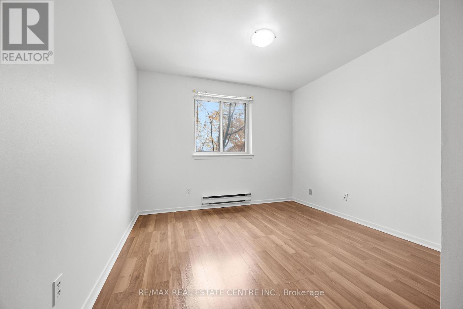 250 - 3025 The Credit Woodlands, Mississauga, Ontario  L5C 2V3 - Photo 25 - W12536238