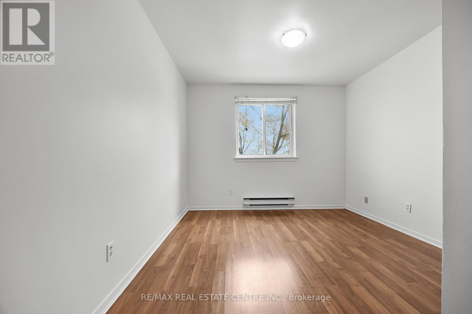 250 - 3025 The Credit Woodlands, Mississauga, Ontario  L5C 2V3 - Photo 26 - W12536238