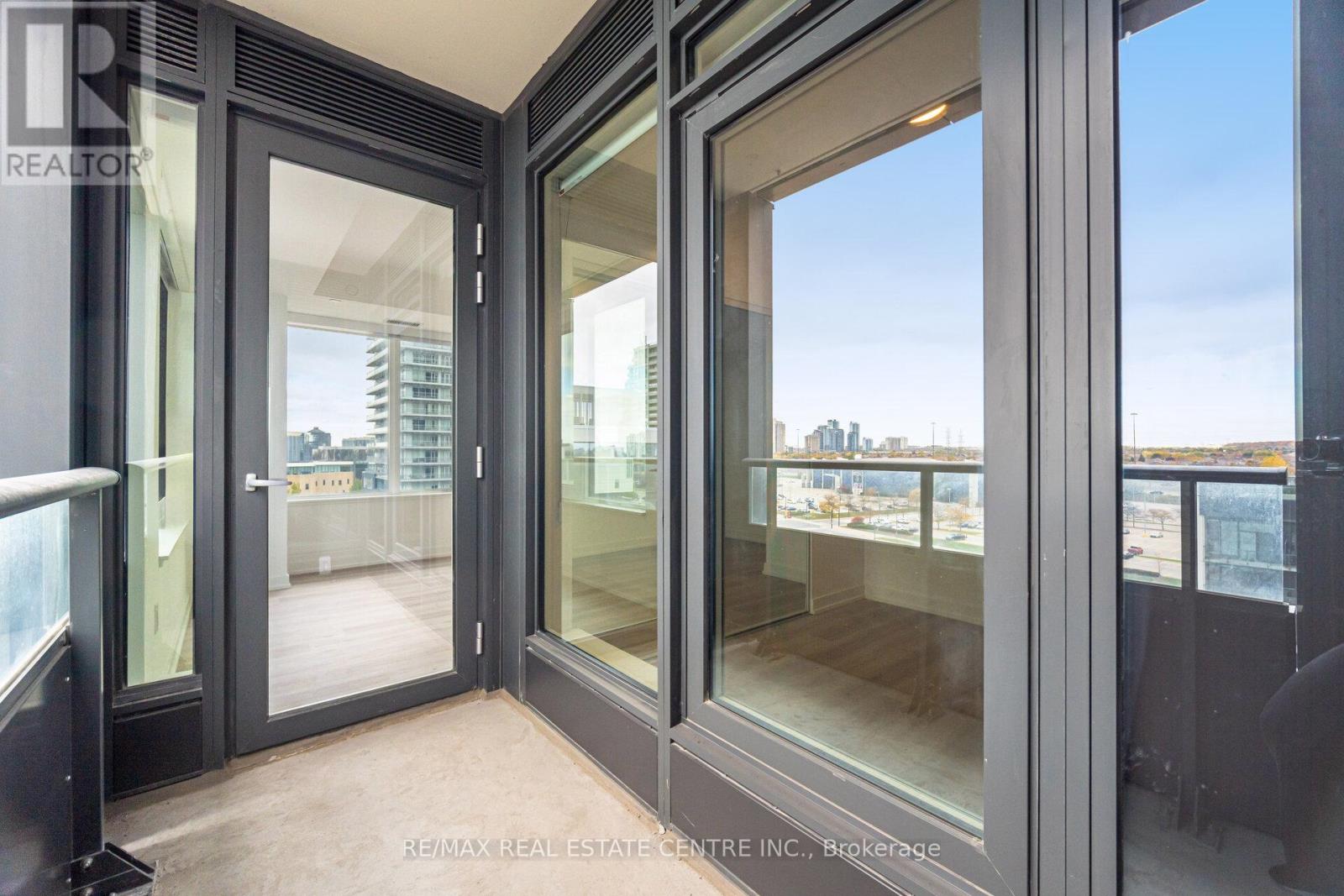 703 - 395 Square One Drive, Mississauga, Ontario  L5B 0P6 - Photo 31 - W12536310