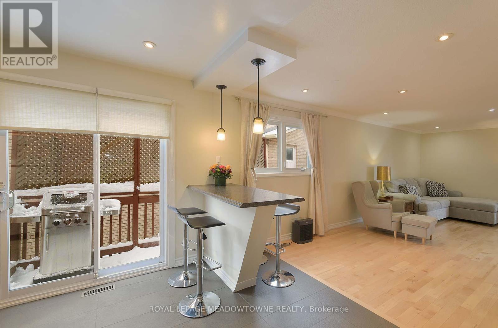 4207 Trapper Crescent, Mississauga, Ontario  L5L 3A7 - Photo 15 - W12536326