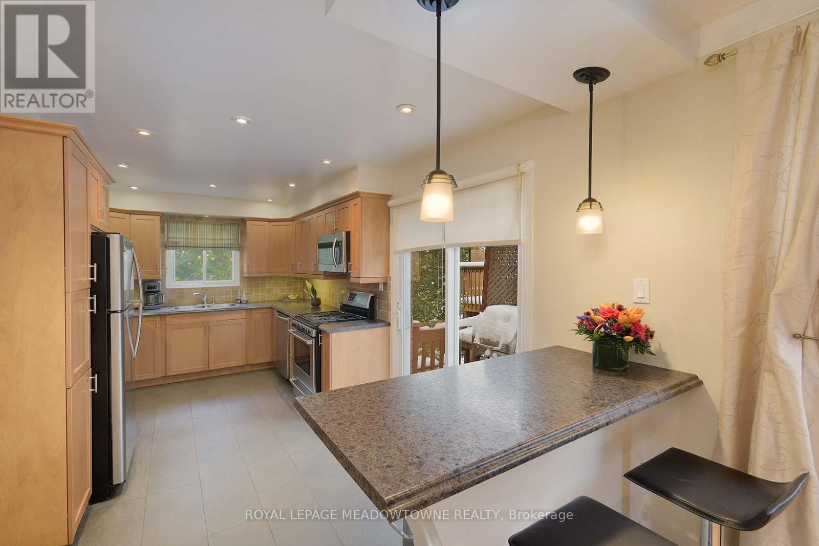 4207 Trapper Crescent, Mississauga, Ontario  L5L 3A7 - Photo 16 - W12536326