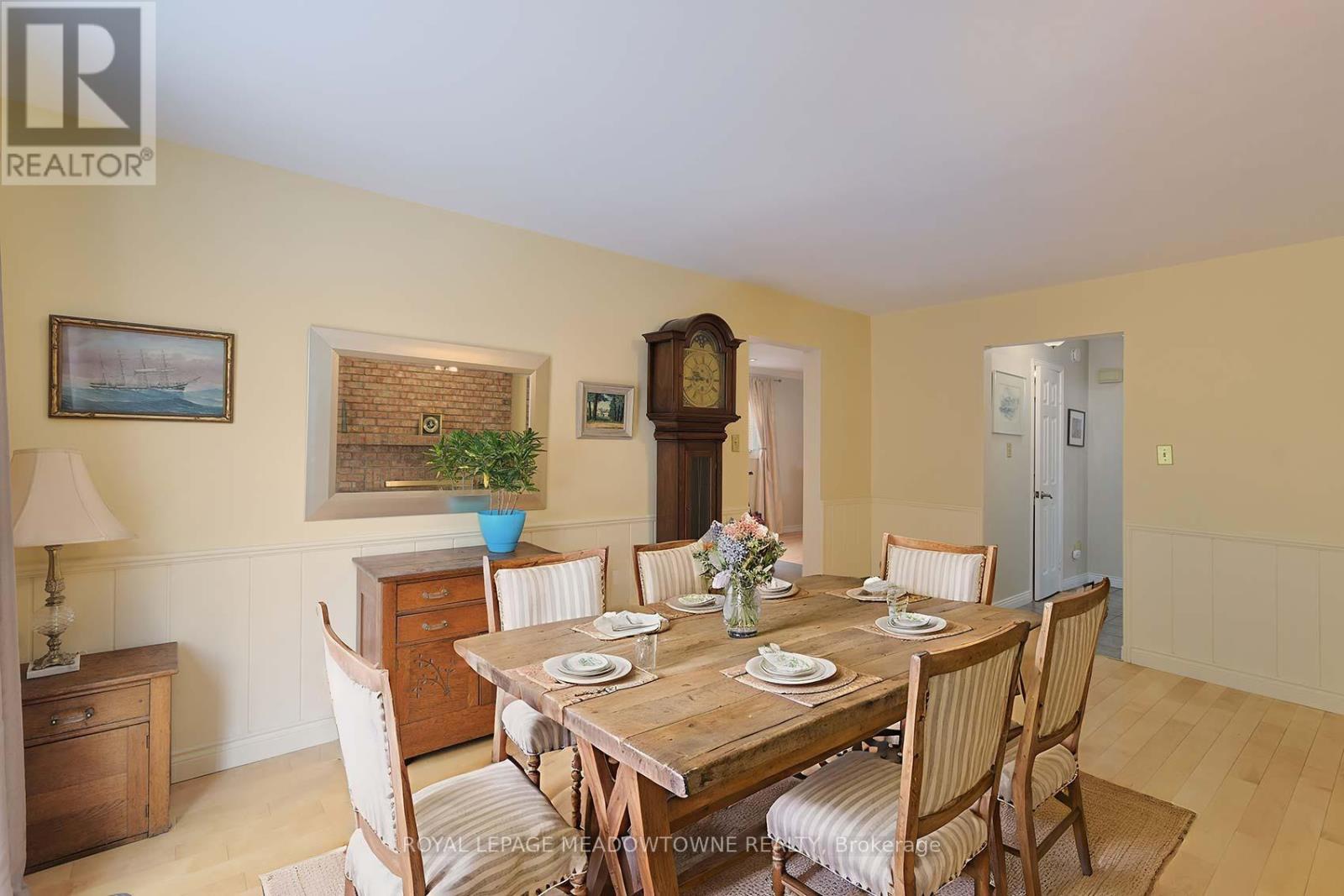 4207 Trapper Crescent, Mississauga, Ontario  L5L 3A7 - Photo 18 - W12536326