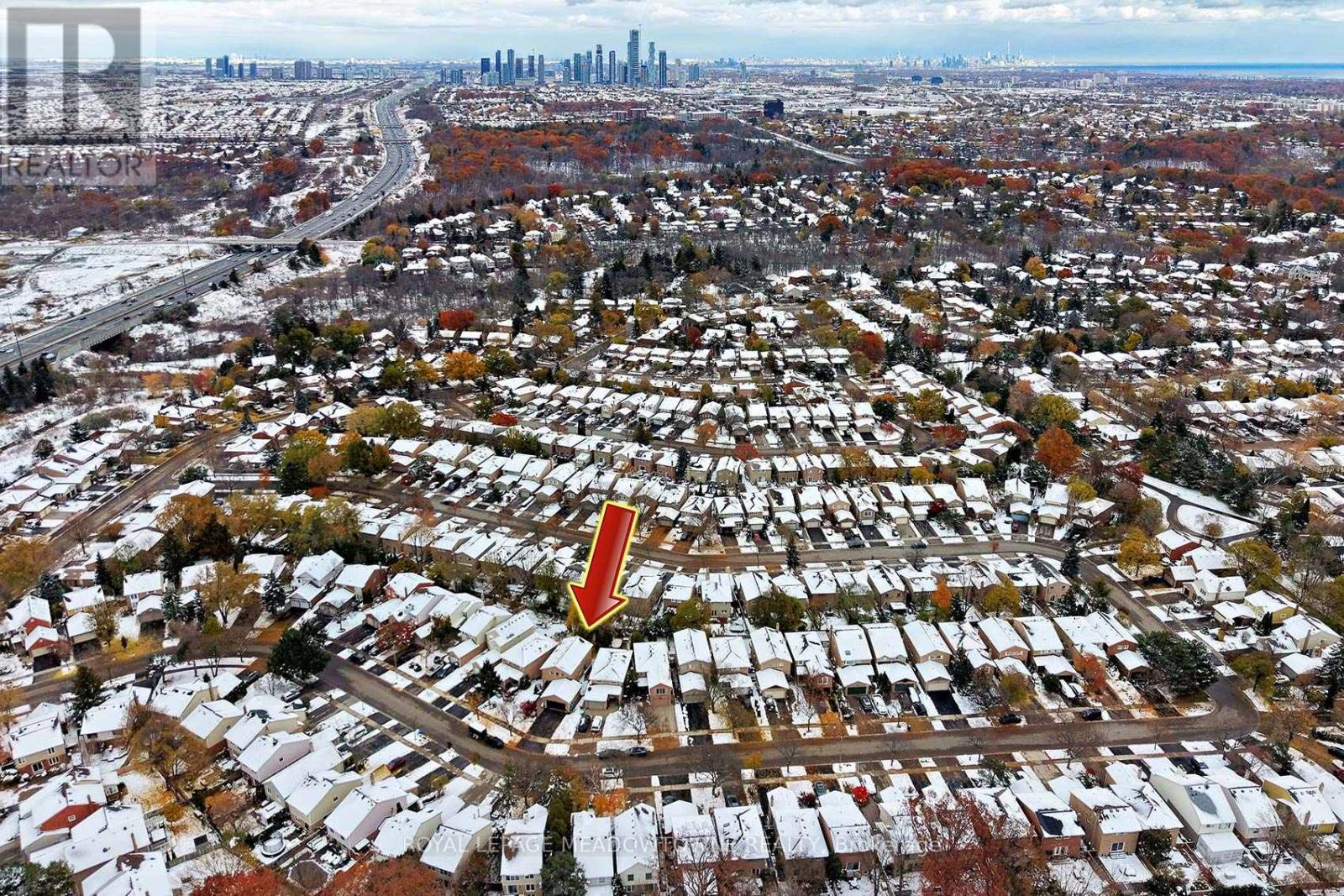 4207 Trapper Crescent, Mississauga, Ontario  L5L 3A7 - Photo 2 - W12536326