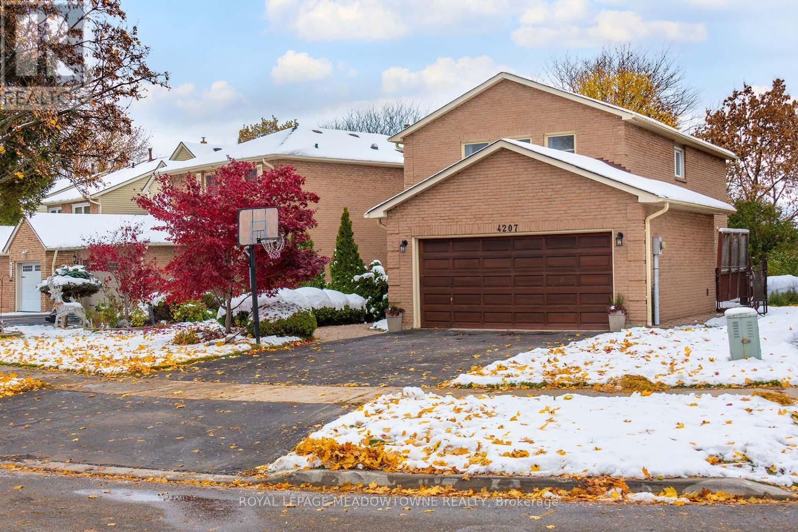 4207 Trapper Crescent, Mississauga, Ontario  L5L 3A7 - Photo 47 - W12536326