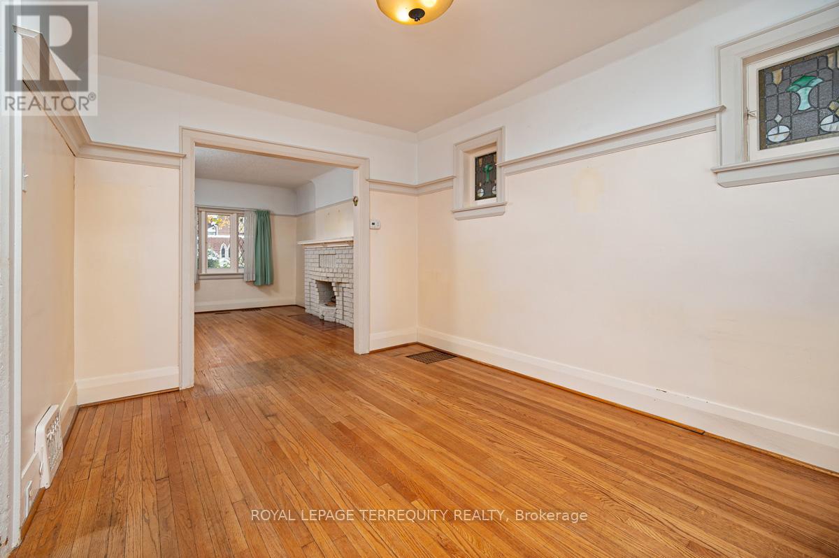 59 Ostend Avenue, Toronto, Ontario  M6S 1L5 - Photo 10 - W12536334