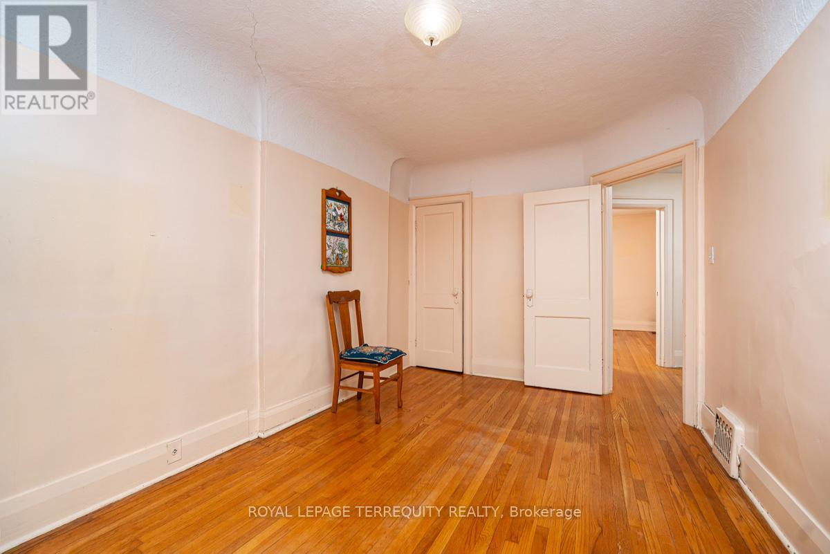 59 Ostend Avenue, Toronto, Ontario  M6S 1L5 - Photo 19 - W12536334