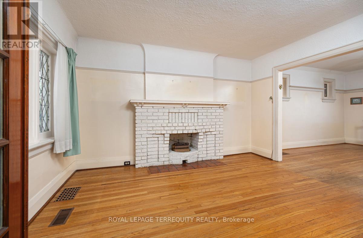 59 Ostend Avenue, Toronto, Ontario  M6S 1L5 - Photo 6 - W12536334