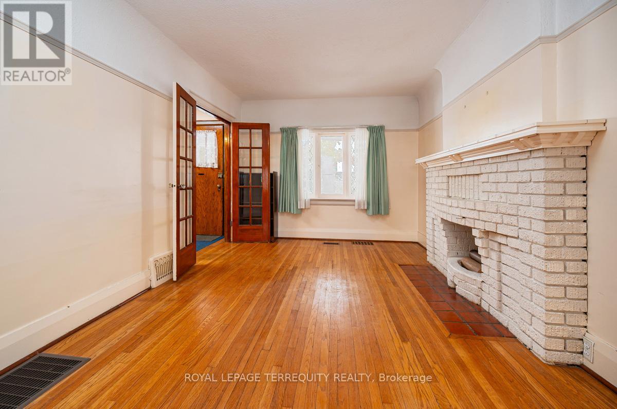 59 Ostend Avenue, Toronto, Ontario  M6S 1L5 - Photo 8 - W12536334