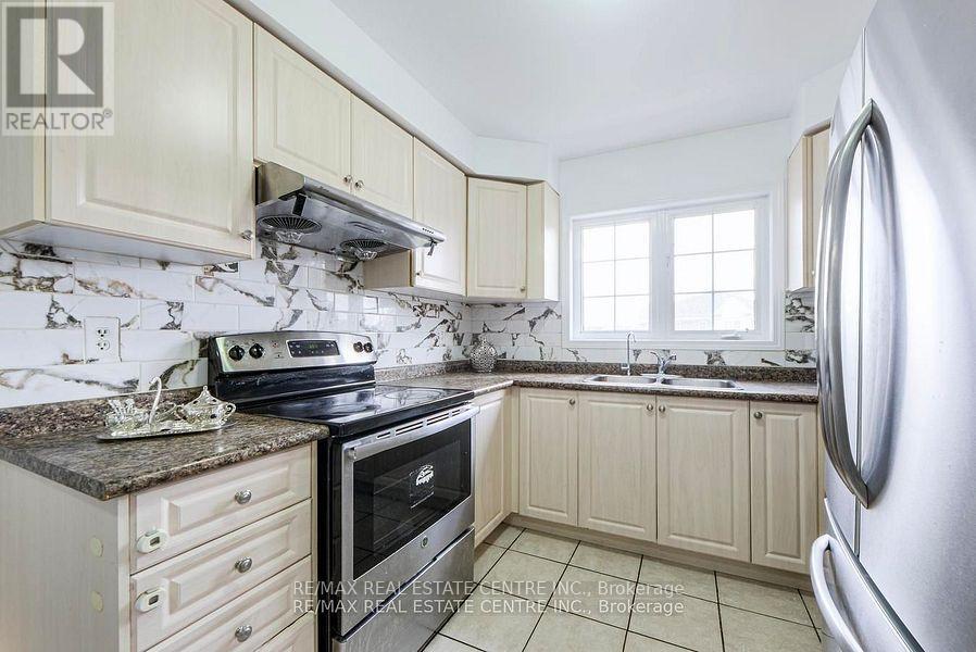 3 - 620 Ferguson Drive, Milton, Ontario  L9T 0M7 - Photo 13 - W12536344