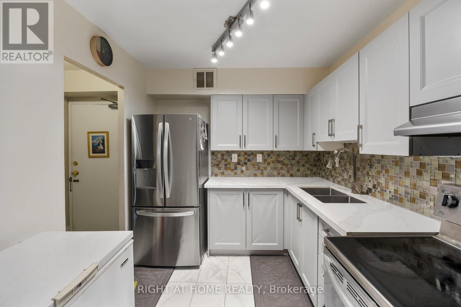 2408 - 330 Dixon Road, Toronto, Ontario  M9R 1S9 - Photo 6 - W12536358