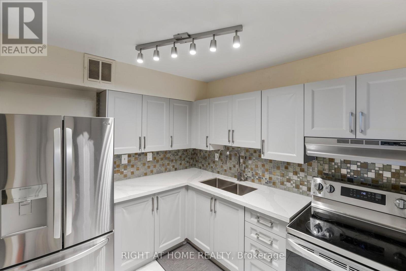 2408 - 330 Dixon Road, Toronto, Ontario  M9R 1S9 - Photo 7 - W12536358