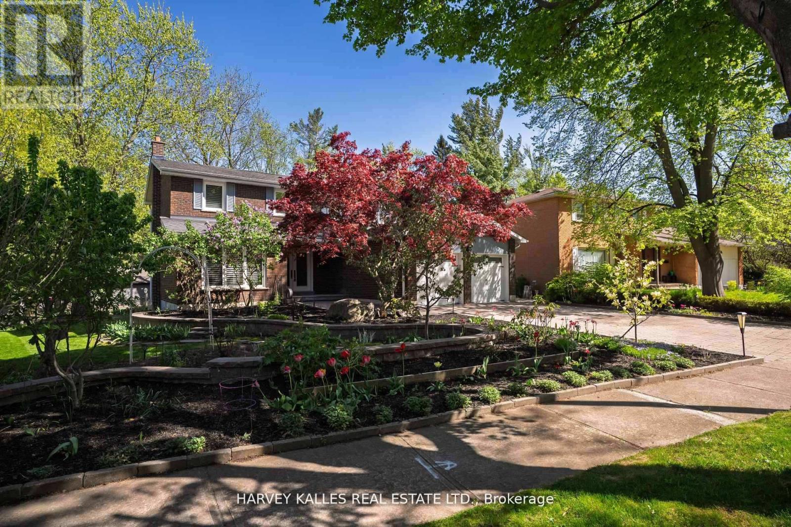 1268 Cermel Drive W, Mississauga, Ontario  L5H 3V4 - Photo 2 - W12536360