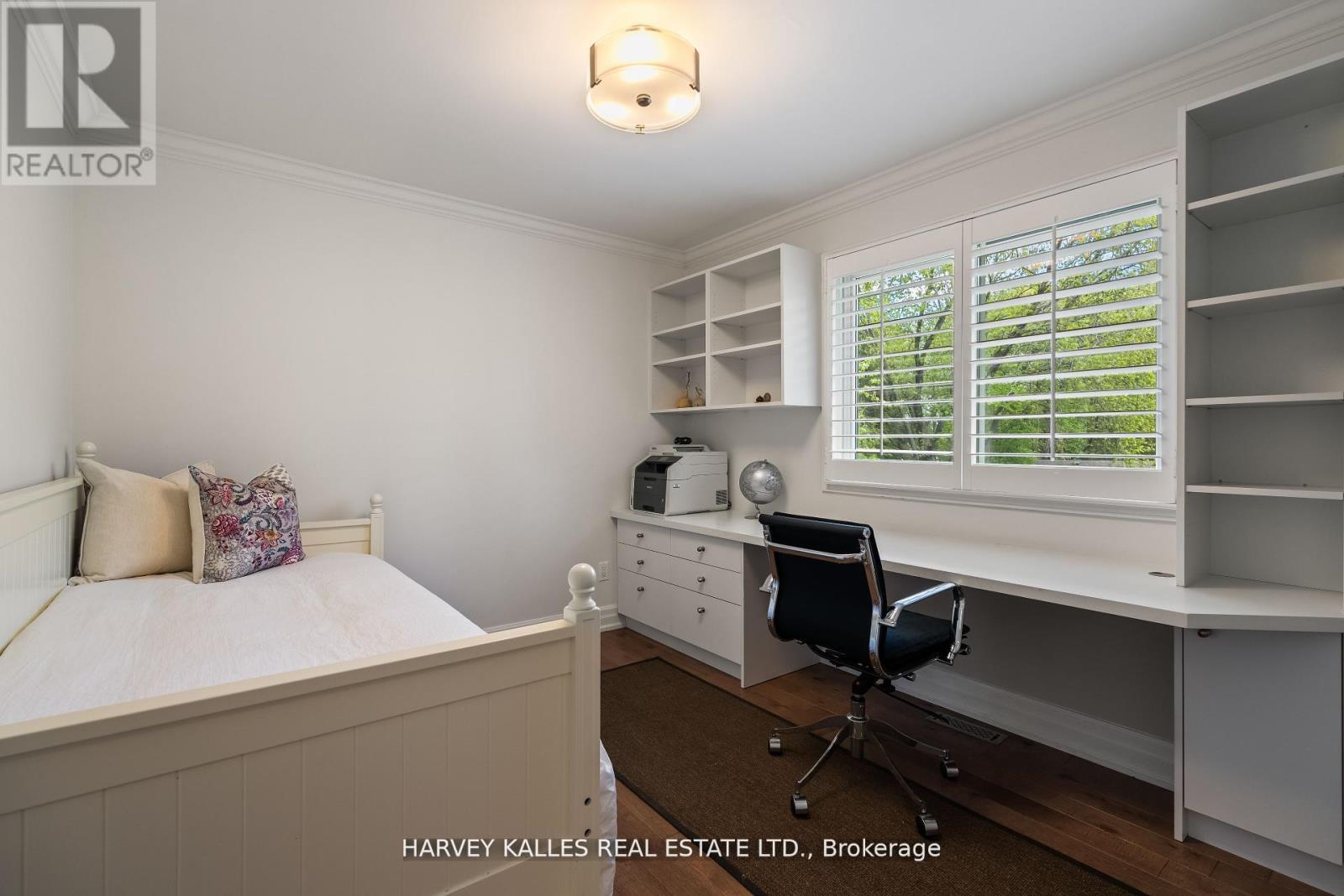 1268 Cermel Drive W, Mississauga, Ontario  L5H 3V4 - Photo 21 - W12536360