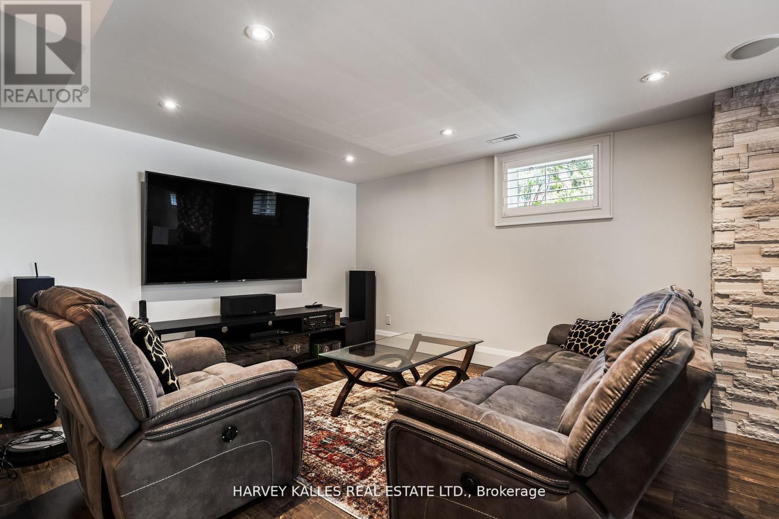 1268 Cermel Drive W, Mississauga, Ontario  L5H 3V4 - Photo 25 - W12536360