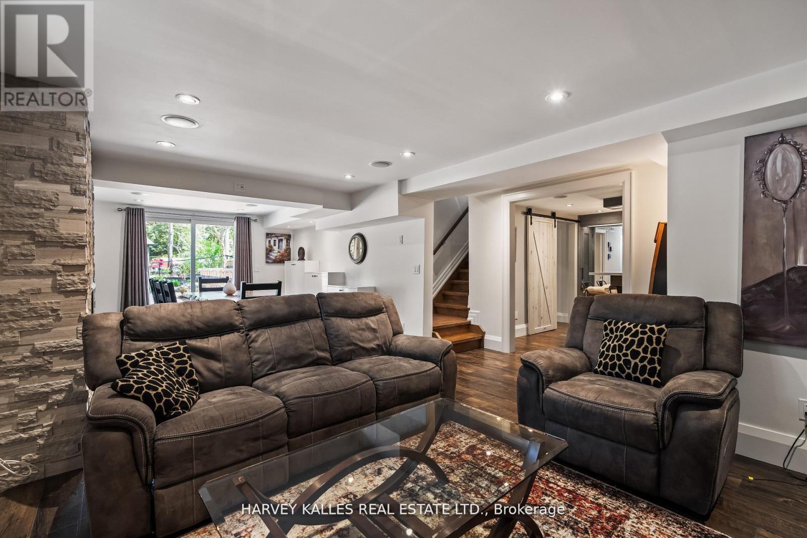 1268 Cermel Drive W, Mississauga, Ontario  L5H 3V4 - Photo 27 - W12536360