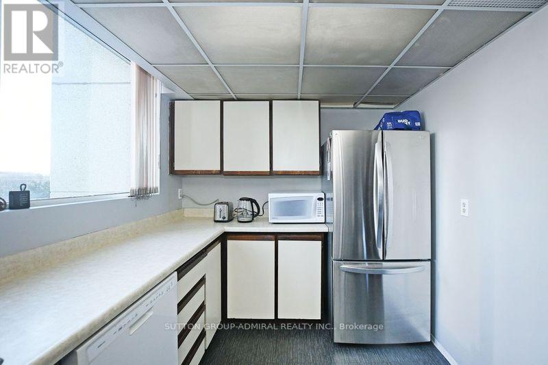 609 - 3700 Kaneff Crescent, Mississauga, Ontario  L5A 4B8 - Photo 18 - W12536362