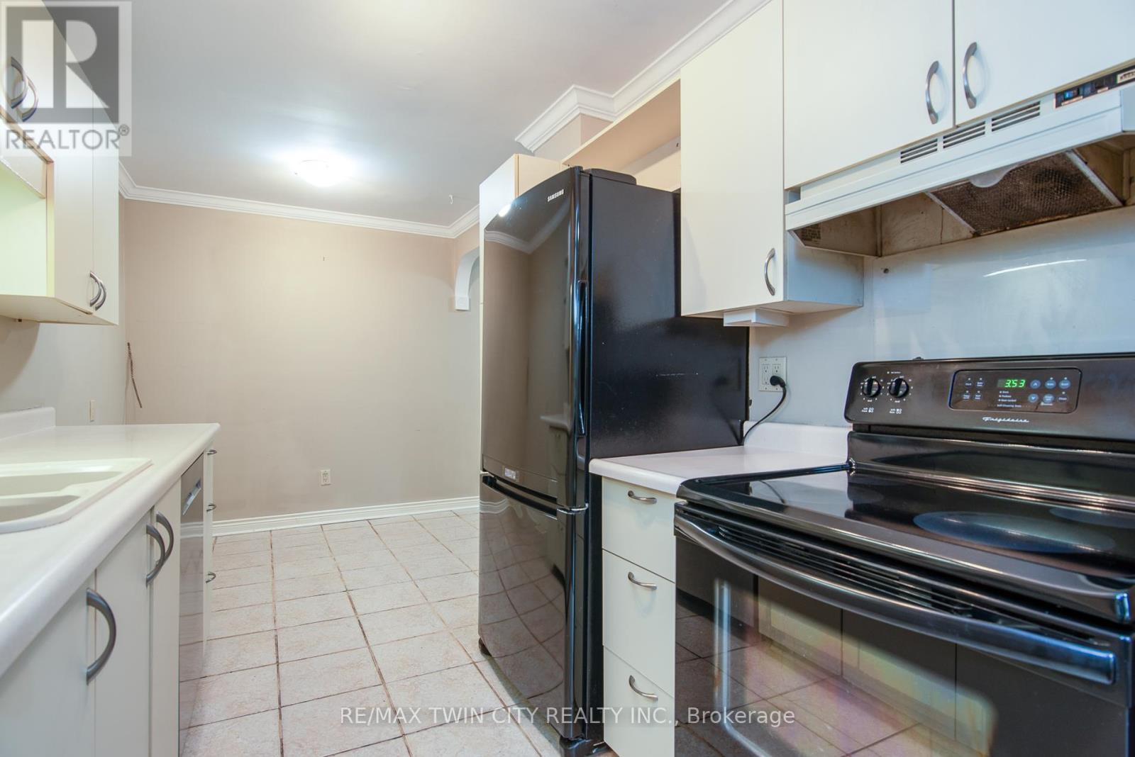 219 Deveron Crescent, London South, Ontario  N5Z 4J7 - Photo 19 - X12536080