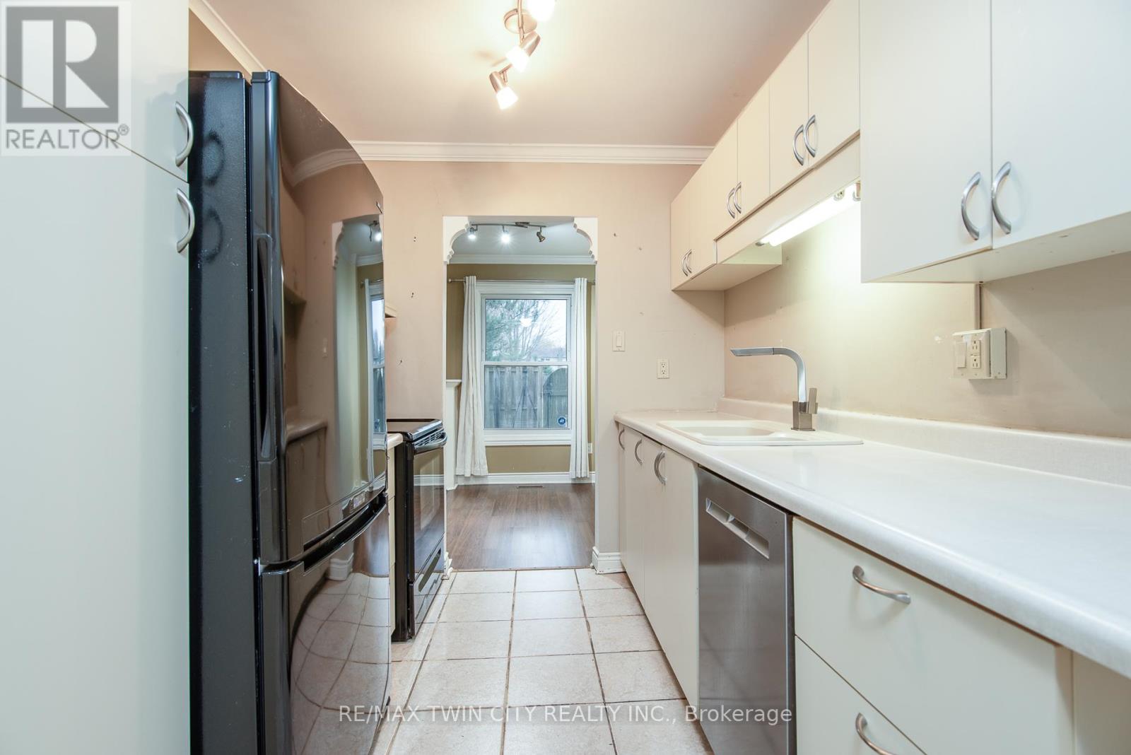 219 Deveron Crescent, London South, Ontario  N5Z 4J7 - Photo 21 - X12536080