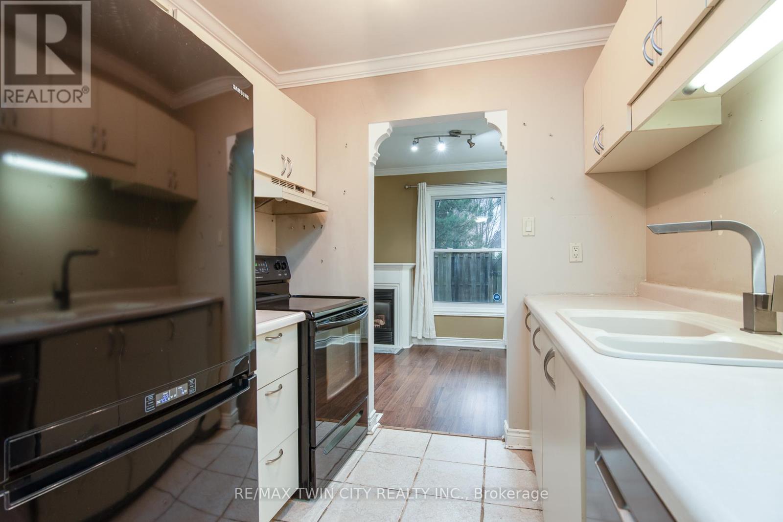 219 Deveron Crescent, London South, Ontario  N5Z 4J7 - Photo 22 - X12536080