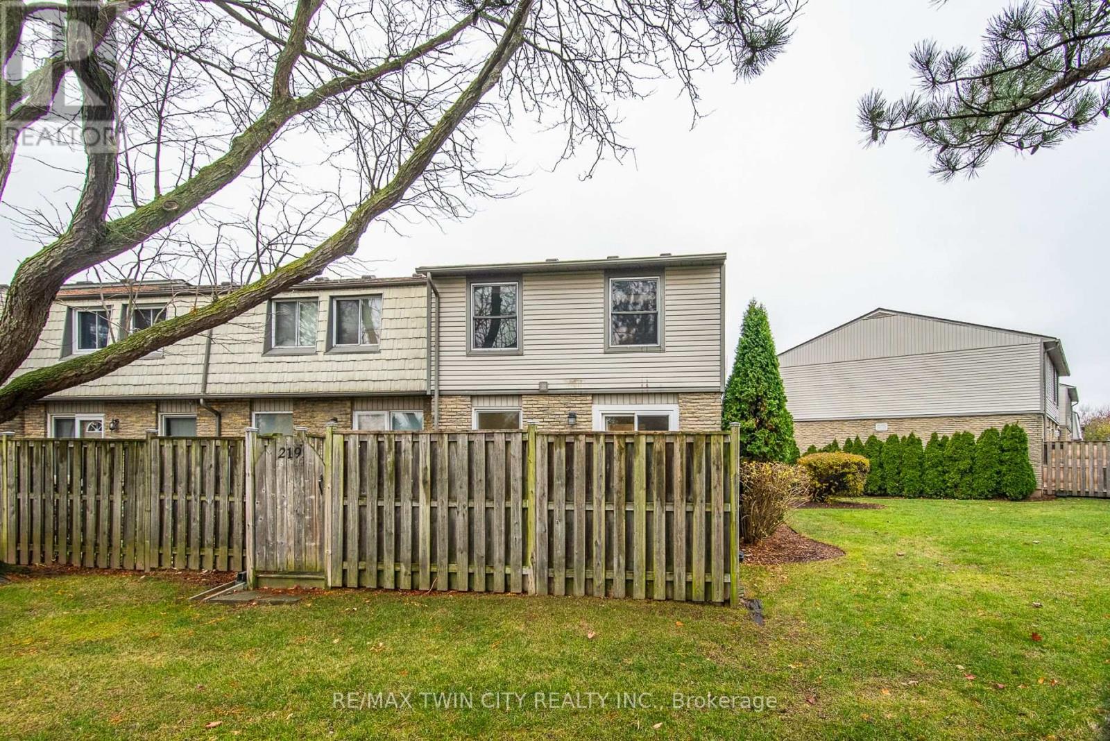 219 Deveron Crescent, London South, Ontario  N5Z 4J7 - Photo 7 - X12536080