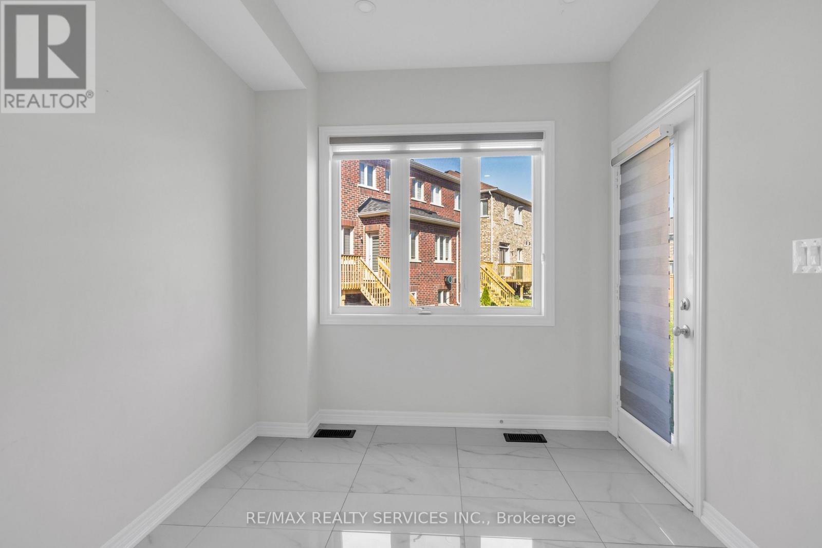 41 Trail Bank Gardens, Hamilton, Ontario  L8B 1Y5 - Photo 15 - X12536122