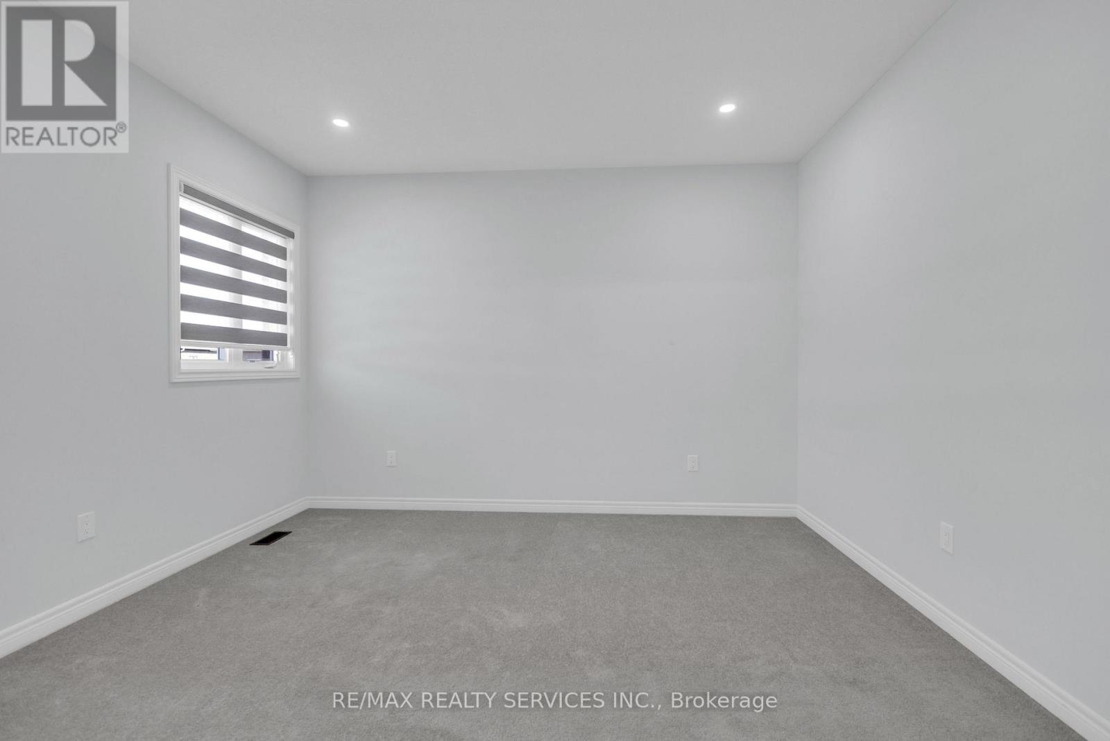 41 Trail Bank Gardens, Hamilton, Ontario  L8B 1Y5 - Photo 25 - X12536122