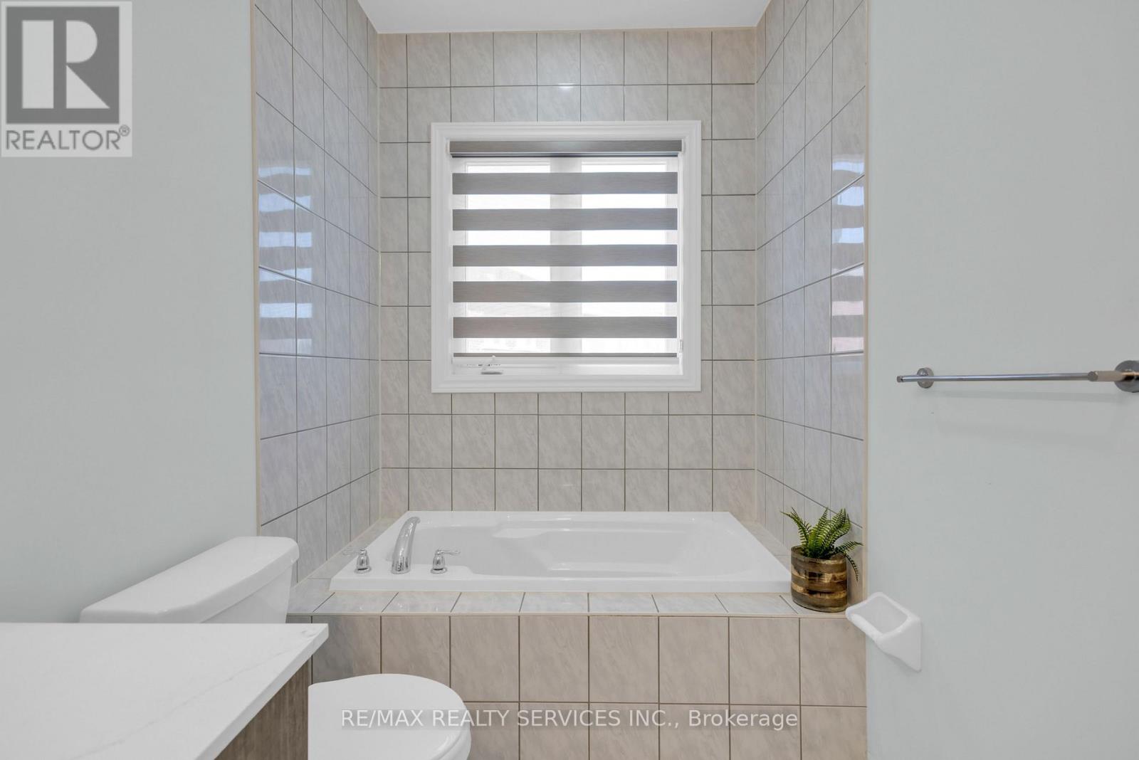 41 Trail Bank Gardens, Hamilton, Ontario  L8B 1Y5 - Photo 28 - X12536122