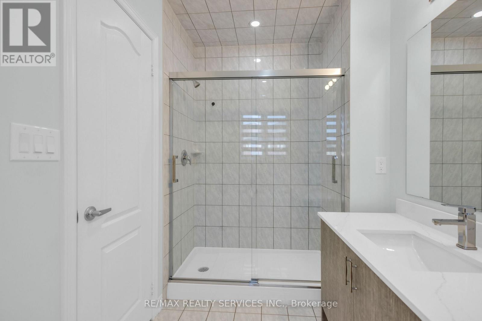 41 Trail Bank Gardens, Hamilton, Ontario  L8B 1Y5 - Photo 29 - X12536122