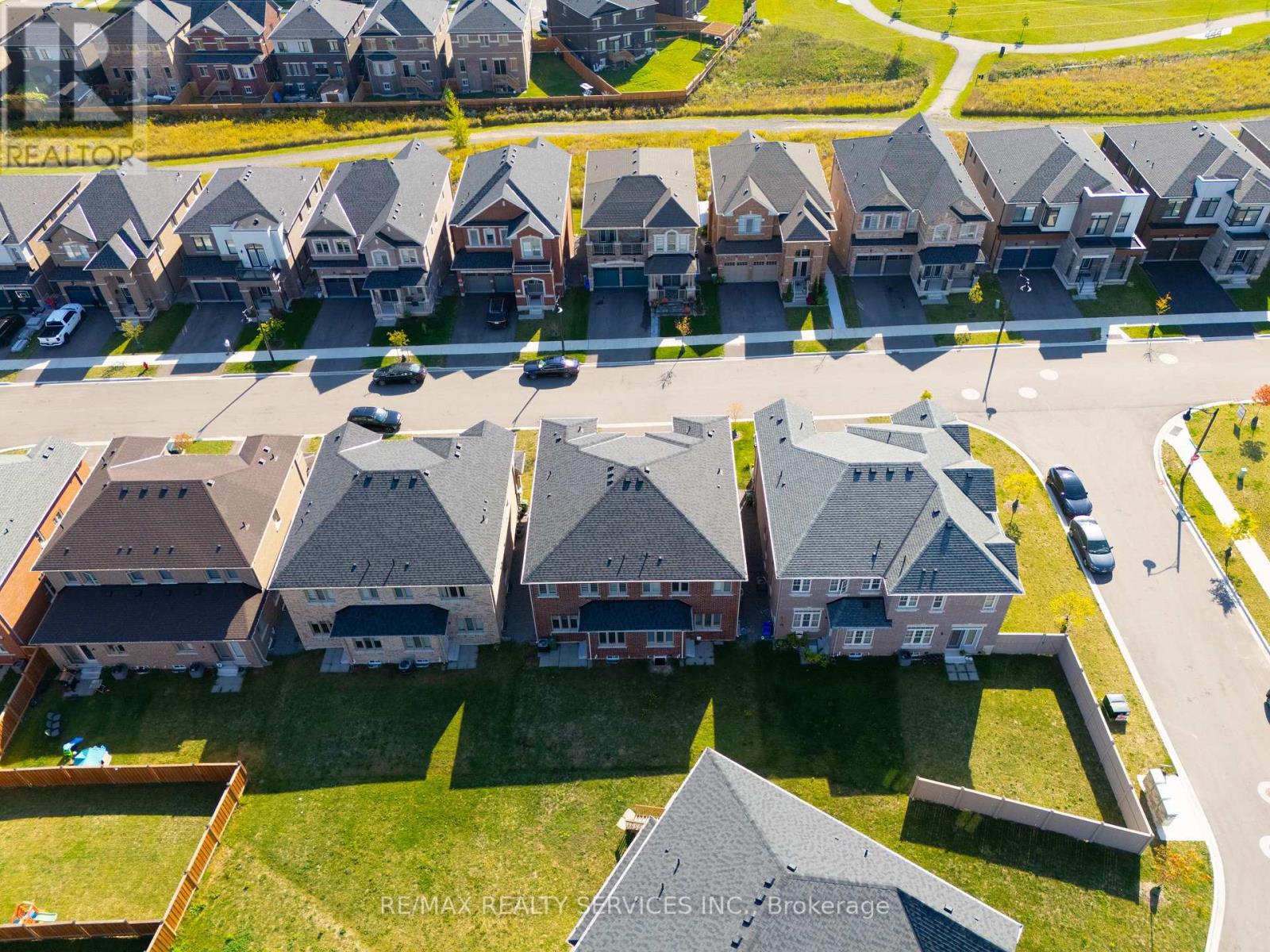 41 Trail Bank Gardens, Hamilton, Ontario  L8B 1Y5 - Photo 44 - X12536122