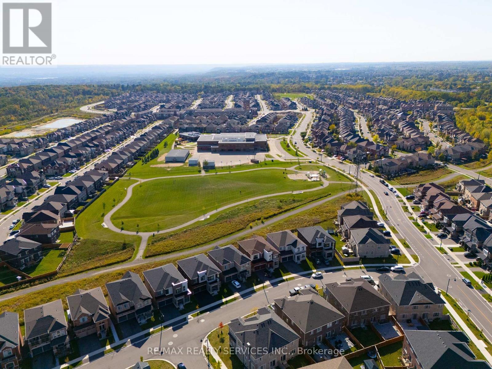 41 Trail Bank Gardens, Hamilton, Ontario  L8B 1Y5 - Photo 46 - X12536122