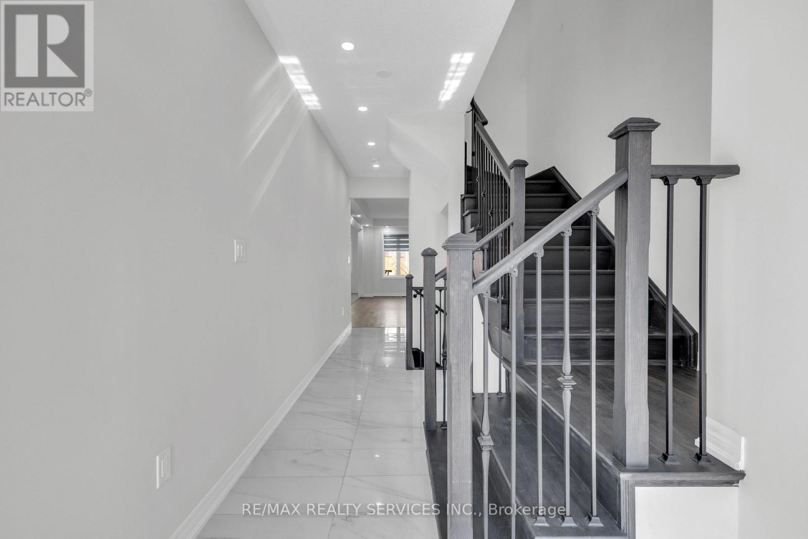 41 Trail Bank Gardens, Hamilton, Ontario  L8B 1Y5 - Photo 6 - X12536122